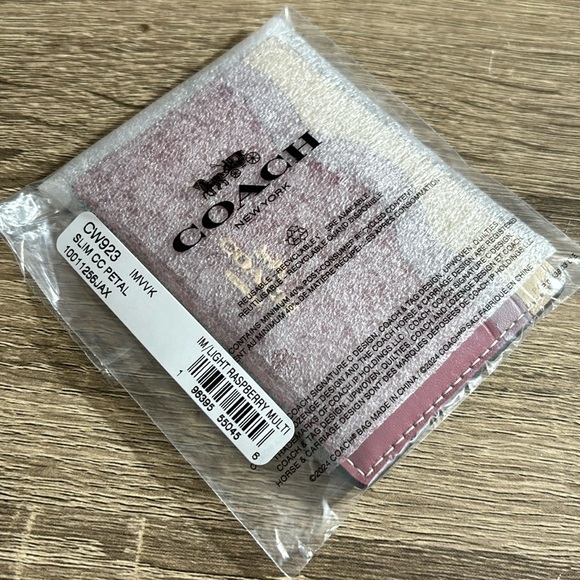 Coach Slim ID Card Case In Leather NWT - Picture 6 of 6